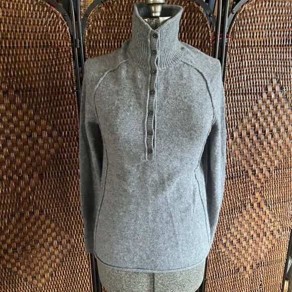 Size M//Peruvian Connection Long Sleeve Grey Henley Knit Alpaca Sweater - Picture 2 of 6